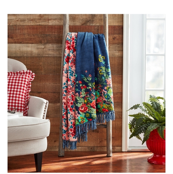 The pioneer woman's VELVET THROW blanket BRAND NEW fancy flourish - Picture 1 of 3